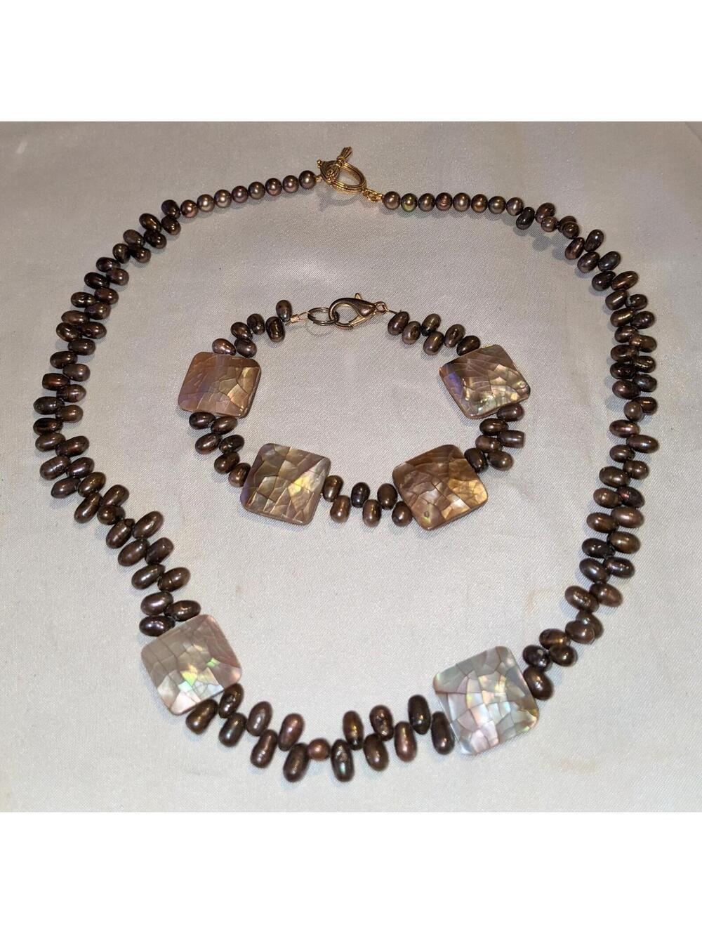 Vintage Mother Of Pearl And Bronze Colored Freshwater Pearls Necklace & Bracelet